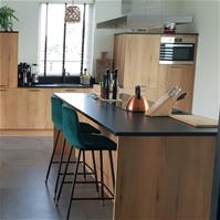 Sfeerfoto Tabouret de bar Mikky vert velours 65-78 cm